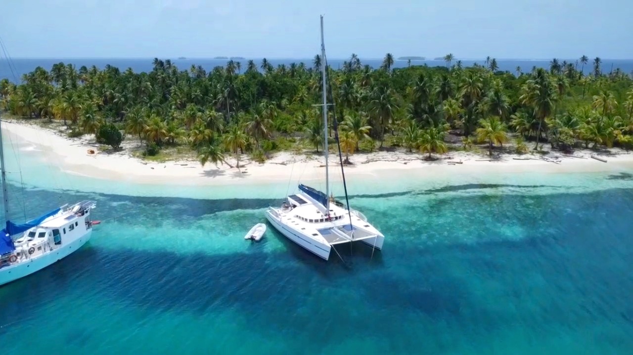 Lagoon 578