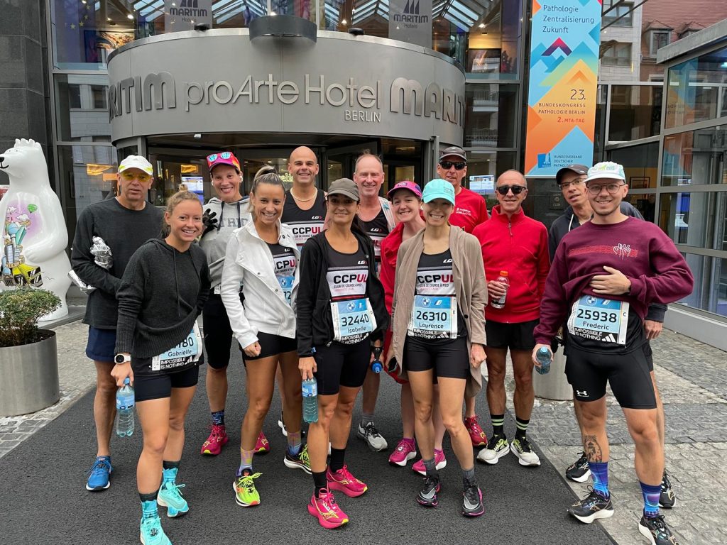 Marathon de Berlin avec Contact Amérique - devant hotel