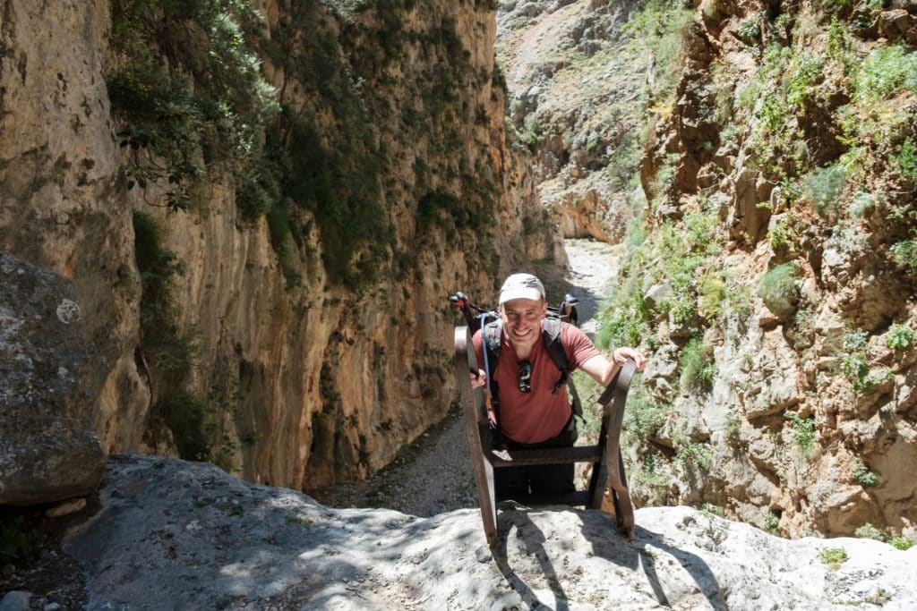 Randonneur dans les Gorges de Samaria